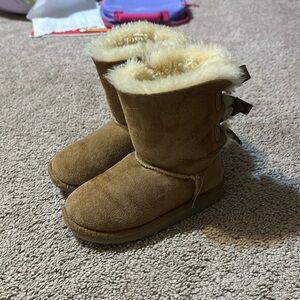 Toddler size 11 uggs